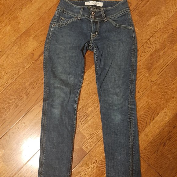 Hudson Jeans size 25. Low rise. Skinny capri cut - Picture 1 of 3